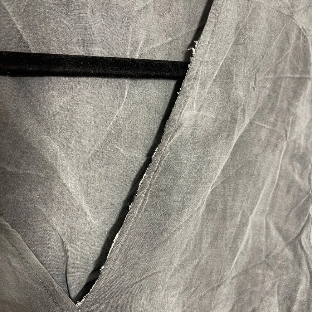 ee:some grey front knot blouse size M - Picture 3 of 3